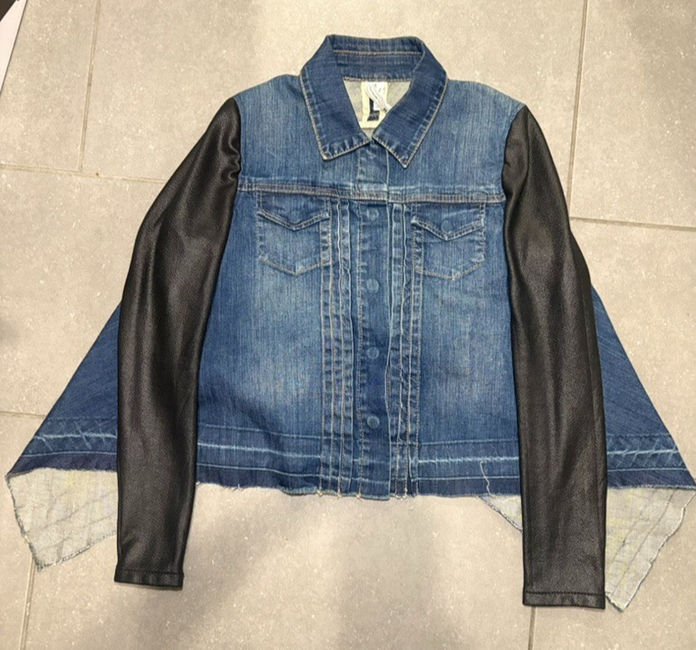 VTG Y2K 2010 BCBGMAXAZRIA Denim Jacket Black Leather Sleeve Raw Edge Women XXS
